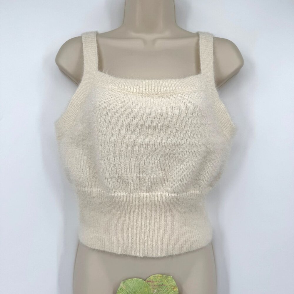 House of Harlow Women's Fuzzy Knit Crop Top Size Large Color off White new witho